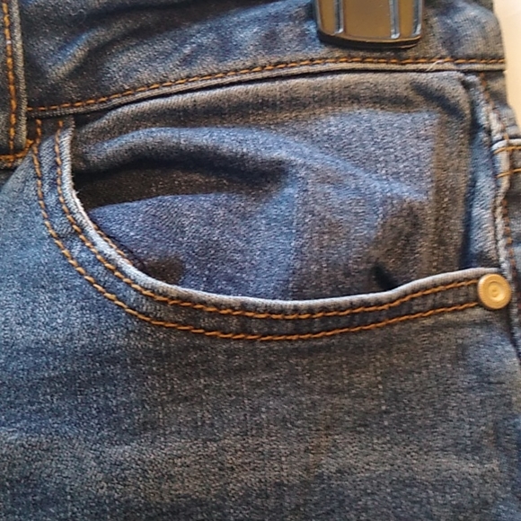 Alloy blue jeans black and white floral design - Picture 7 of 9